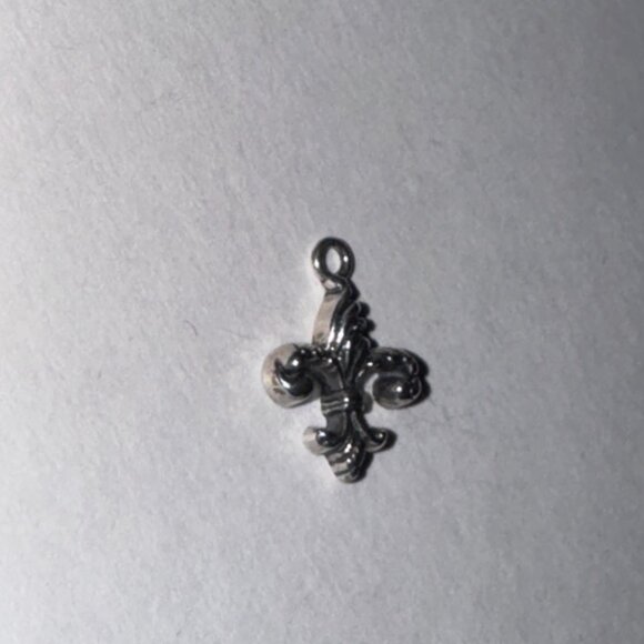 Fleur de Lis Sterling Silver Pendant - Picture 4 of 16